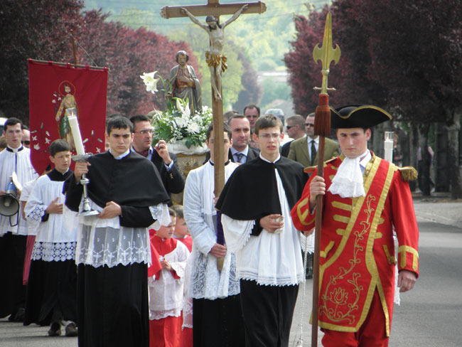 Procession des reliques de Saint Joseph à Joinville