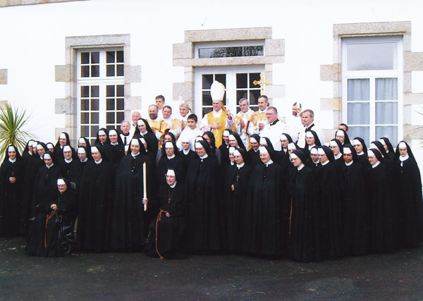 La communauté des Petites Sœurs de saint François d'Assise (le Trévoux) en février 2009
