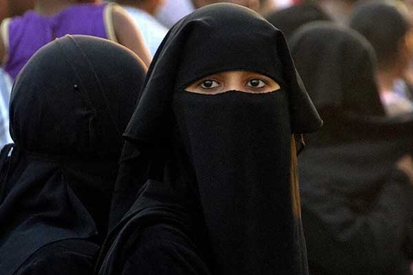 Femme en niqab
