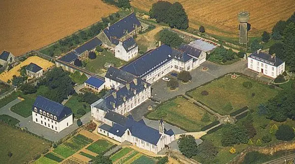 Maison-Mère et Noviciat : « Monastère St François » Domaine de Lanorgard, 29380, Le Trévoux