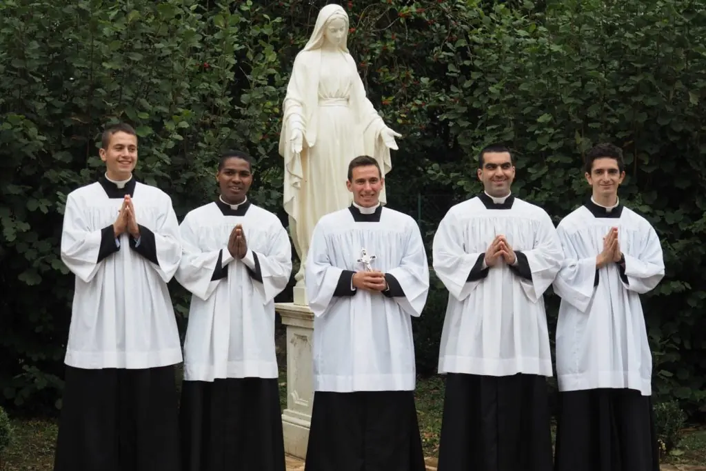 Prise d'habit des frères de la FSSPX