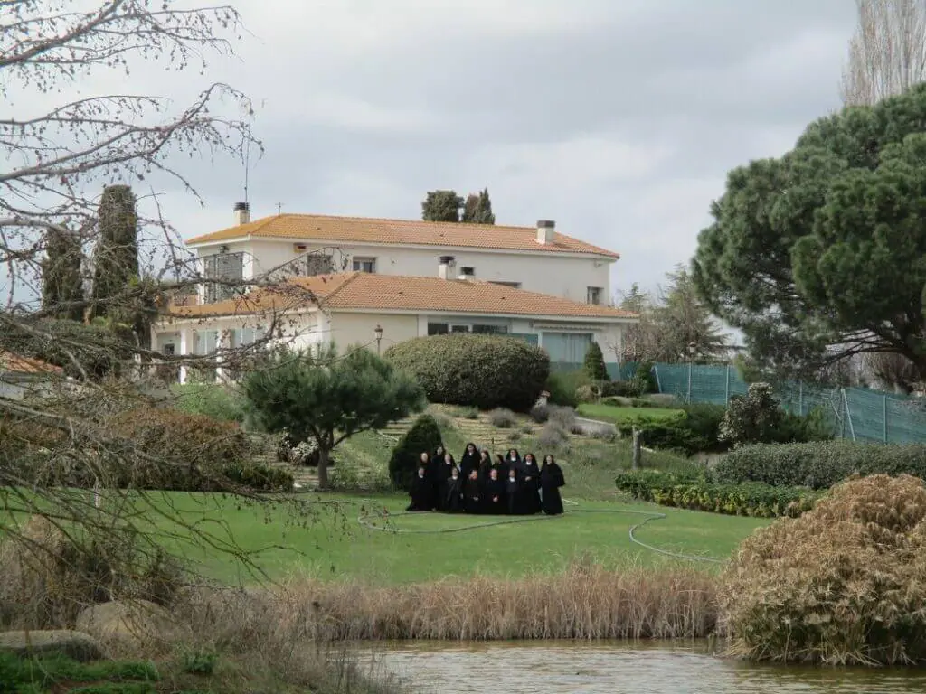 Servantes Jésus Prêtre
