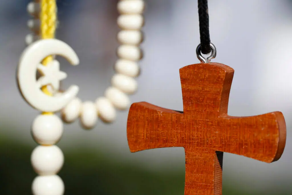 Symboles interreligieux. Chapelet et misbaha, islam.