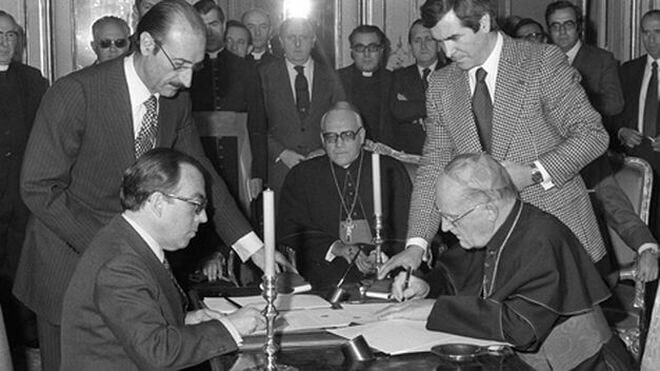 Signature de l'accord entre l'Espagne et le Sait-Siège en 1979
