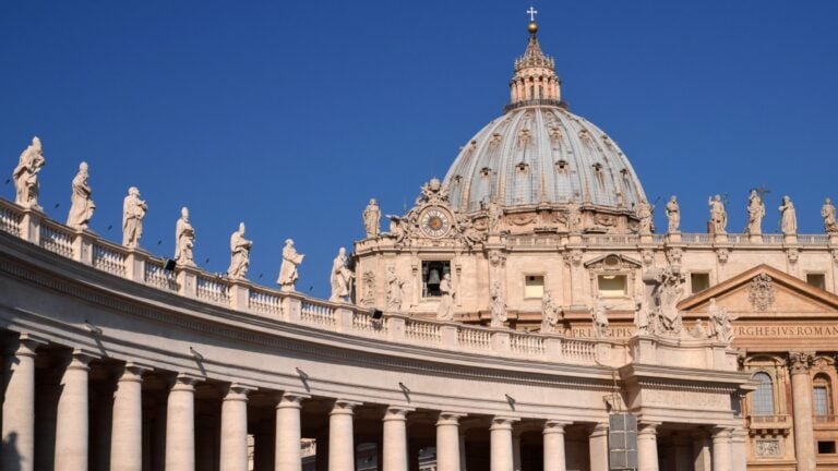 Colonnade Saint PIerre